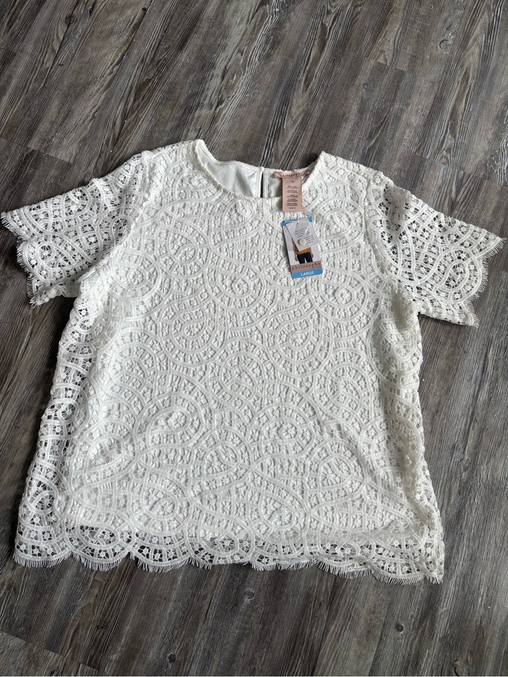 Philosophy Ivory Circular Lace Short Sleeve Top